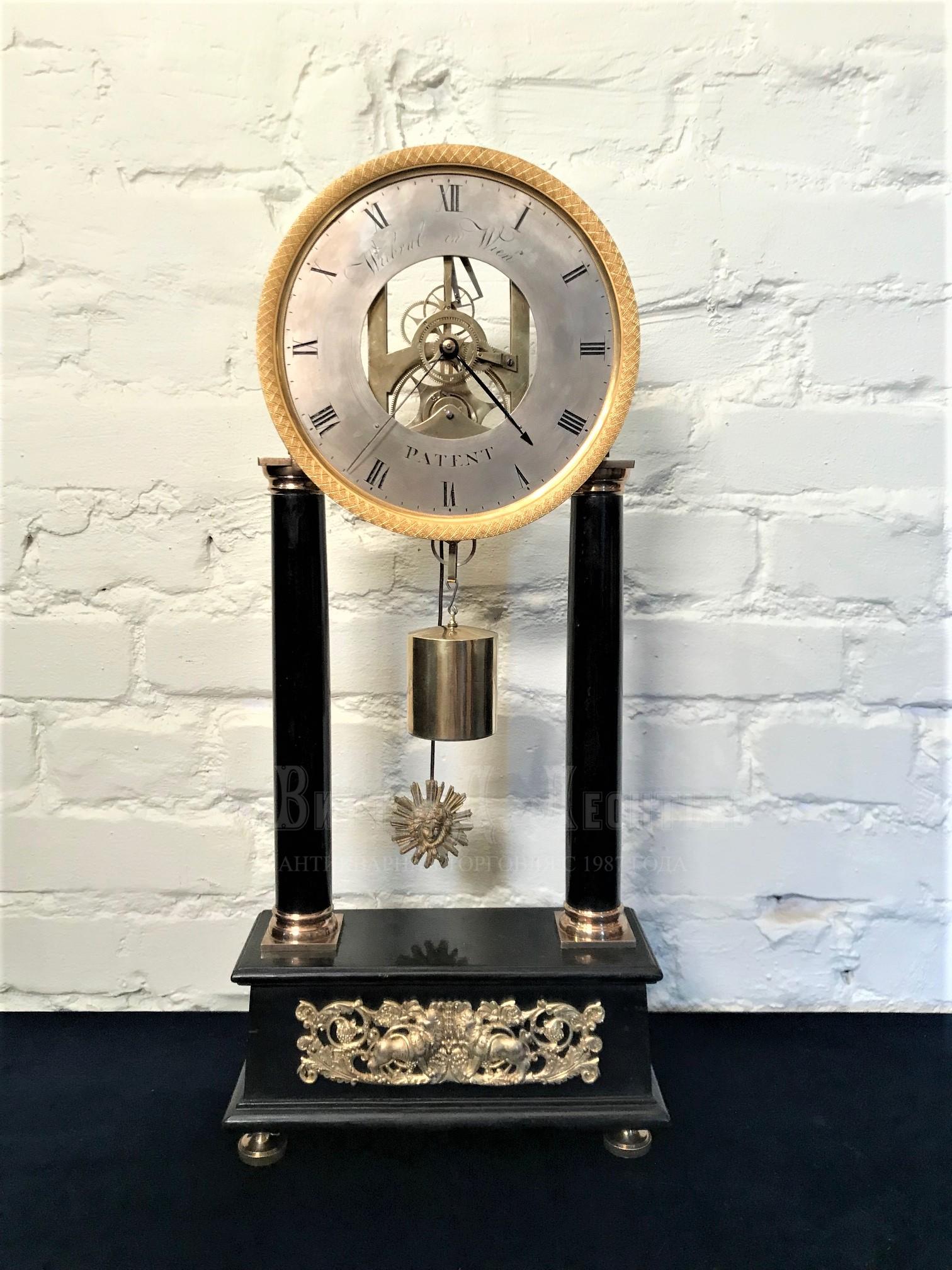 Венские антикварные часы-портик скелетный механизм ампир